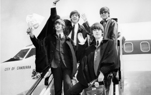 19 Vintage Shots of Celebrities on the Steps of Planes