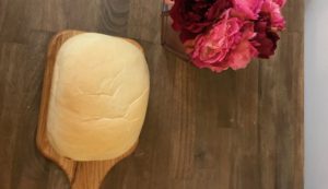 Video: Learn the Simple Way to Bake Bread at Home